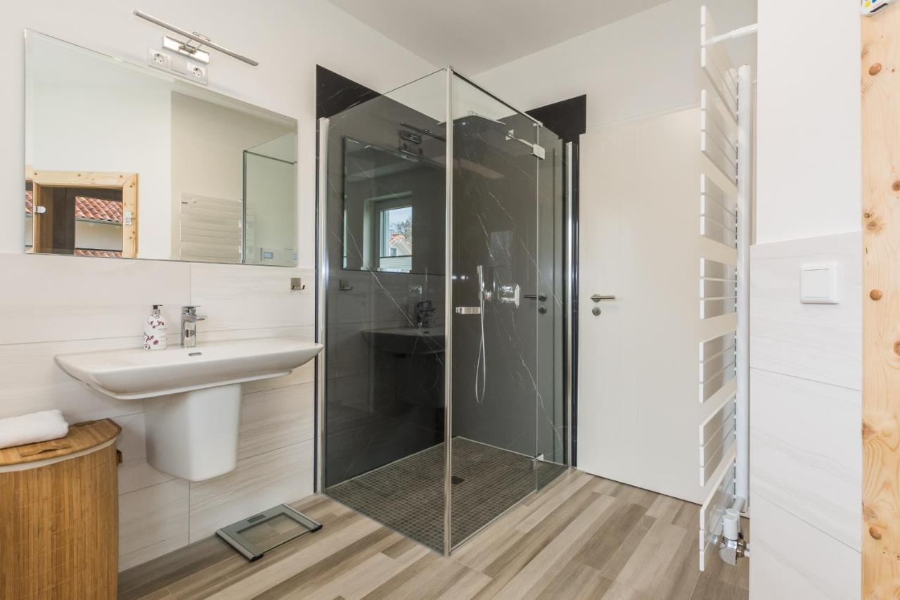 קרקוב אם זיי Luxus-See-Domizil Mit Sauna, Kamin Und Boot-130 Qm Fuer 6 Personen מראה חיצוני תמונה